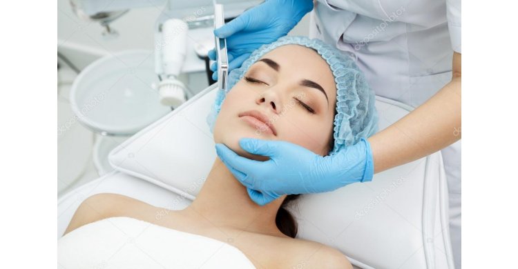 Ultrasonic face cleaning