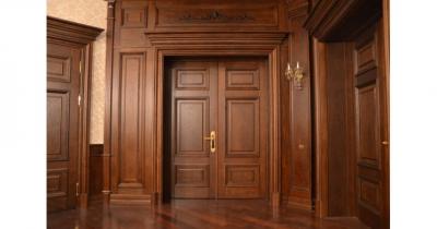 деревянные двери 