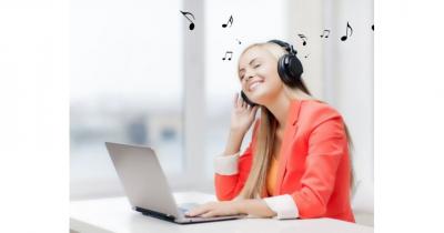 4 преимущества прослушивания музыки на рабочем месте