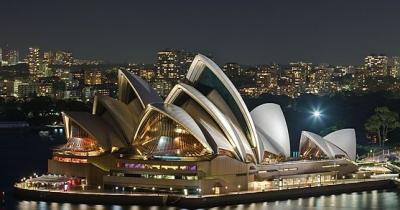 Opera House in Sydney  (Australia)