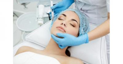 Ultrasonic face cleaning